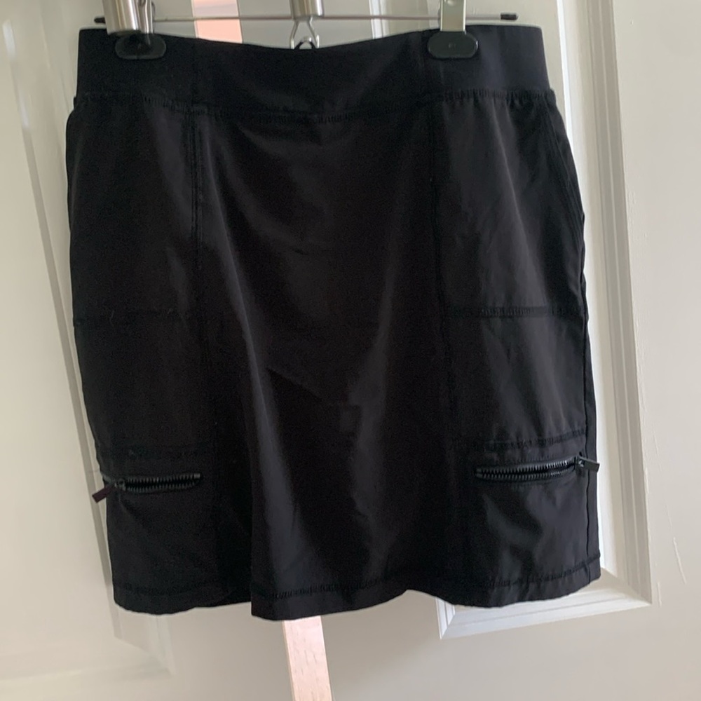 Chicos Size .5. black skort
